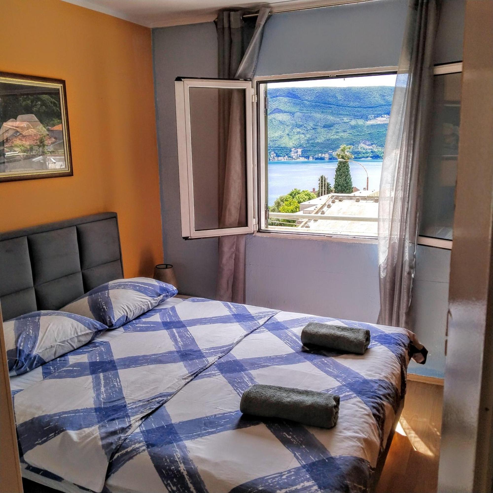 Apartments "Belle Vue" ヘルツェグ・ノヴィ エクステリア 写真